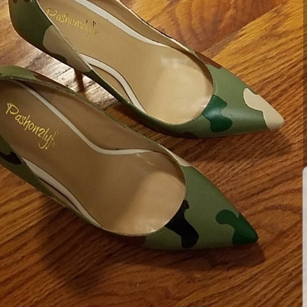 heels - Picture 3 of 3